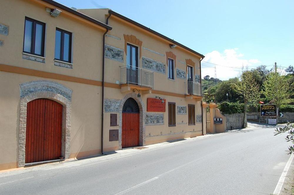 Agriturismo Parra Santa Lucia del Mela Экстерьер фото